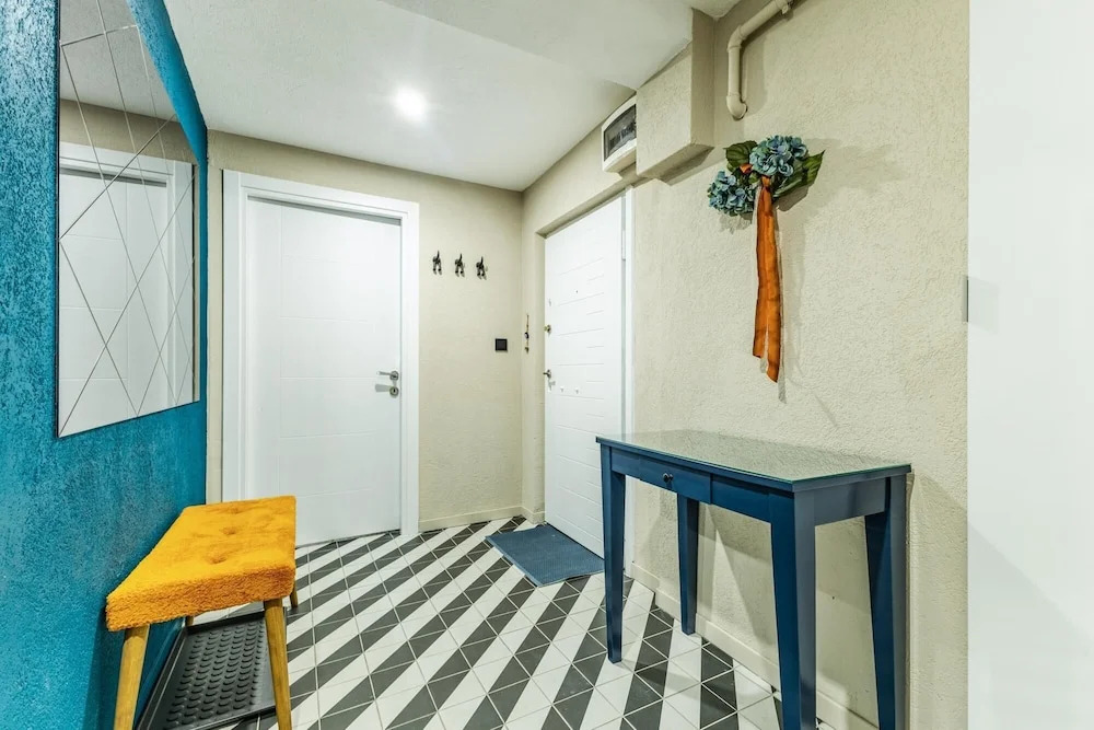 Stylish Fully Furnished Modern Flat in Kad k y