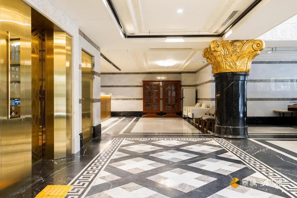 Royal Palace Hotel