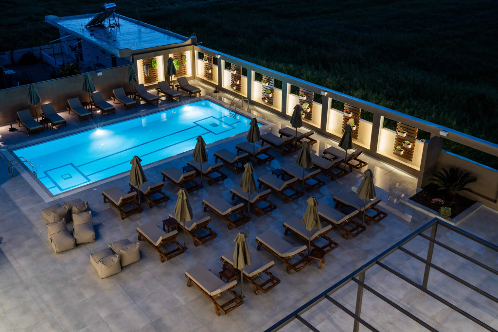 Nicolas Grand Suites, Adults Only
