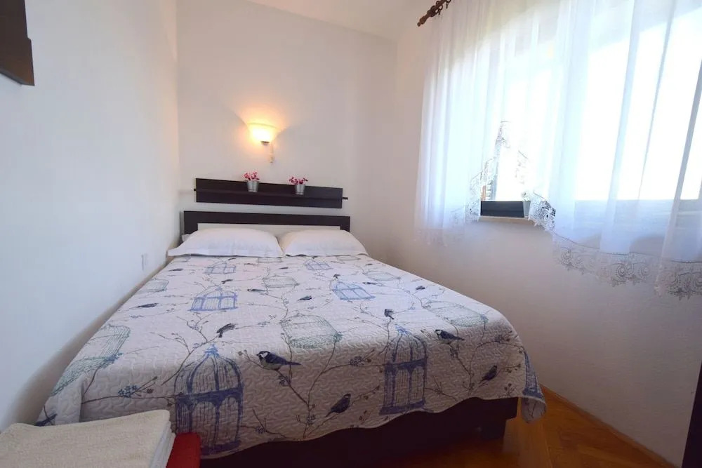 Apartment Biserka