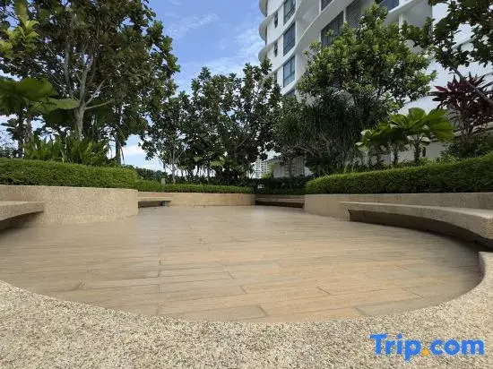The M @ Medini Macrolink