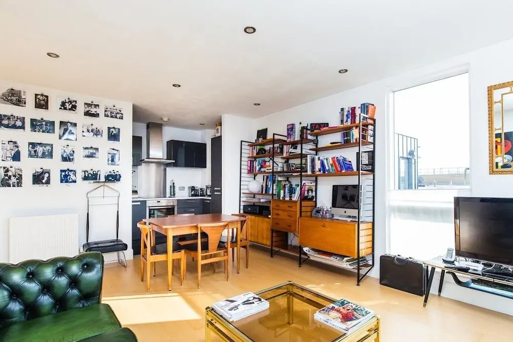 1 Bed Top Floor Flat near Shoreditch