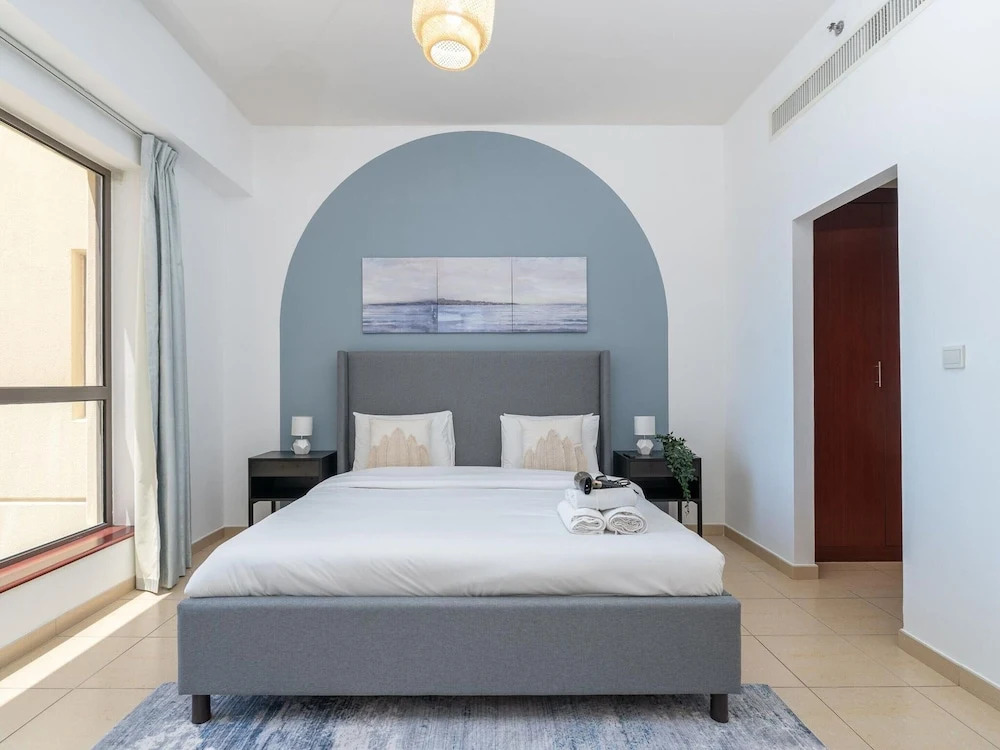 Stunning 1BR Apt City View JBR Beach by Belvilla