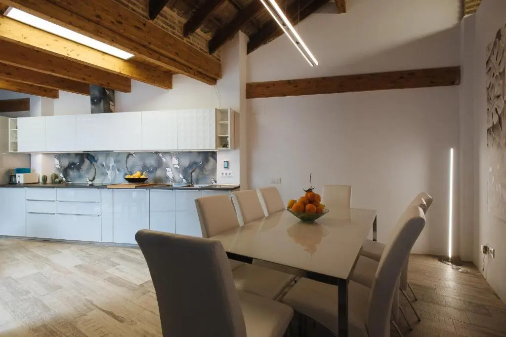 Casa Higuerón