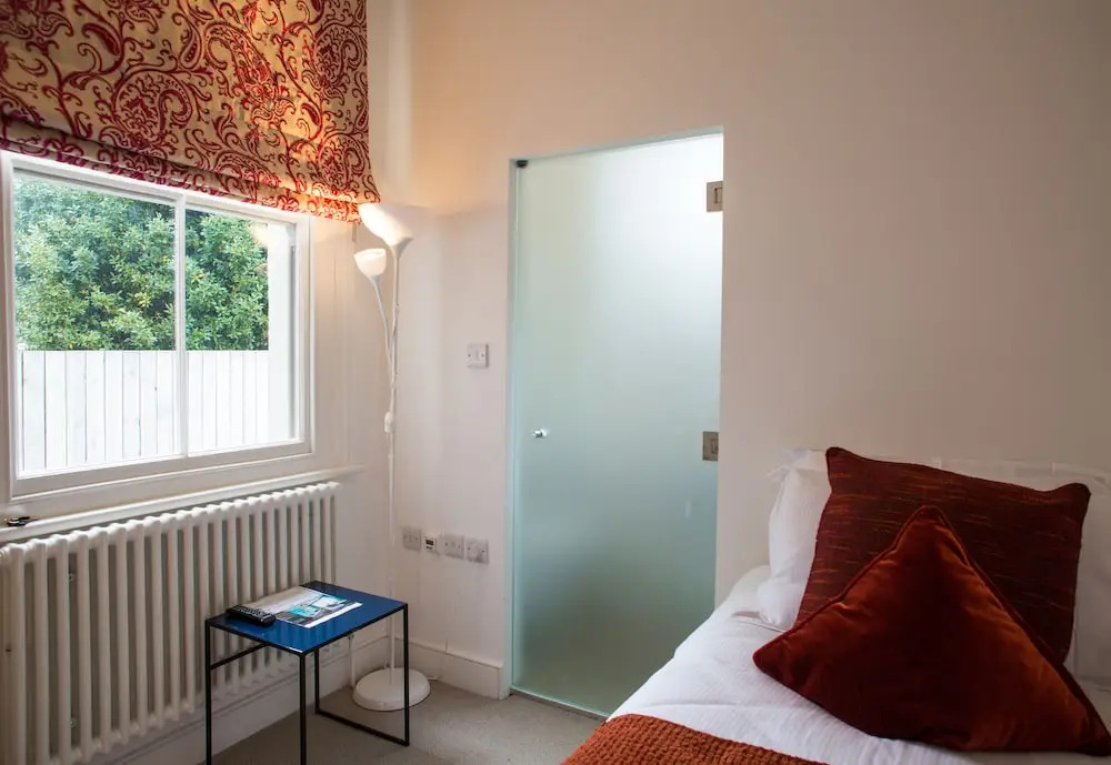 4 Berkeley Square I Boutique Apartments