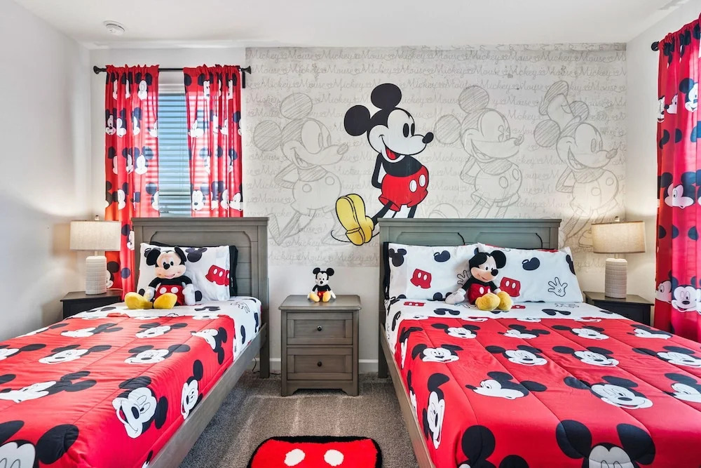 Fabulous Villa 5Bd Pool & Spa - Next to Disney 611