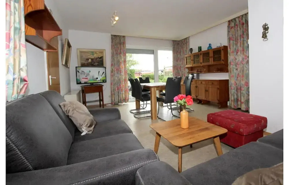 Bungalow Near Dornumersiel Beach