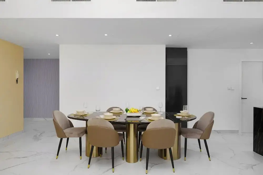 Marco Polo - Chic 1 BR with 2 balconies | Marina Views & Tram
