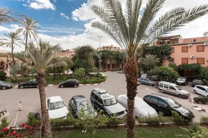 Riad Alaoui 134 with swimming pool and free parking