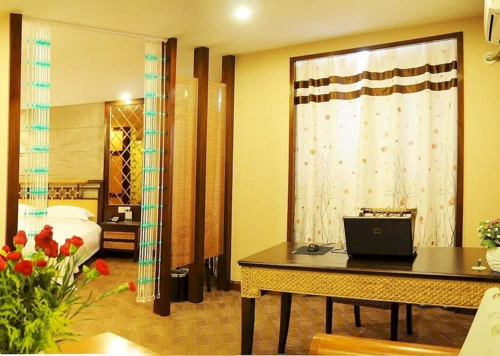 Sanqingshan Fashion Ya She Hotel