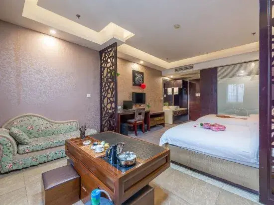 Joy Wanjia Hotel (Wuyi Mould City Jiayuan Plaza)