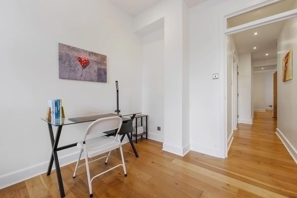 2 bed 2 Bath Central London Apt
