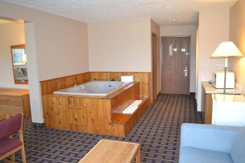 Sky Lodge Inn & Suites - Delavan
