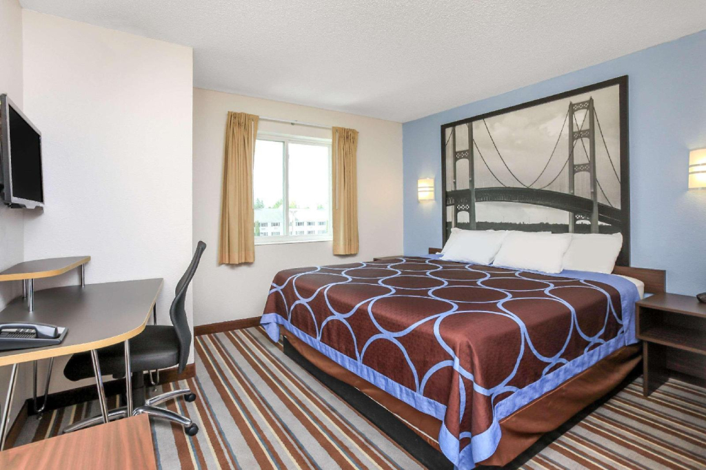 Soo Locks Lodge & Suites