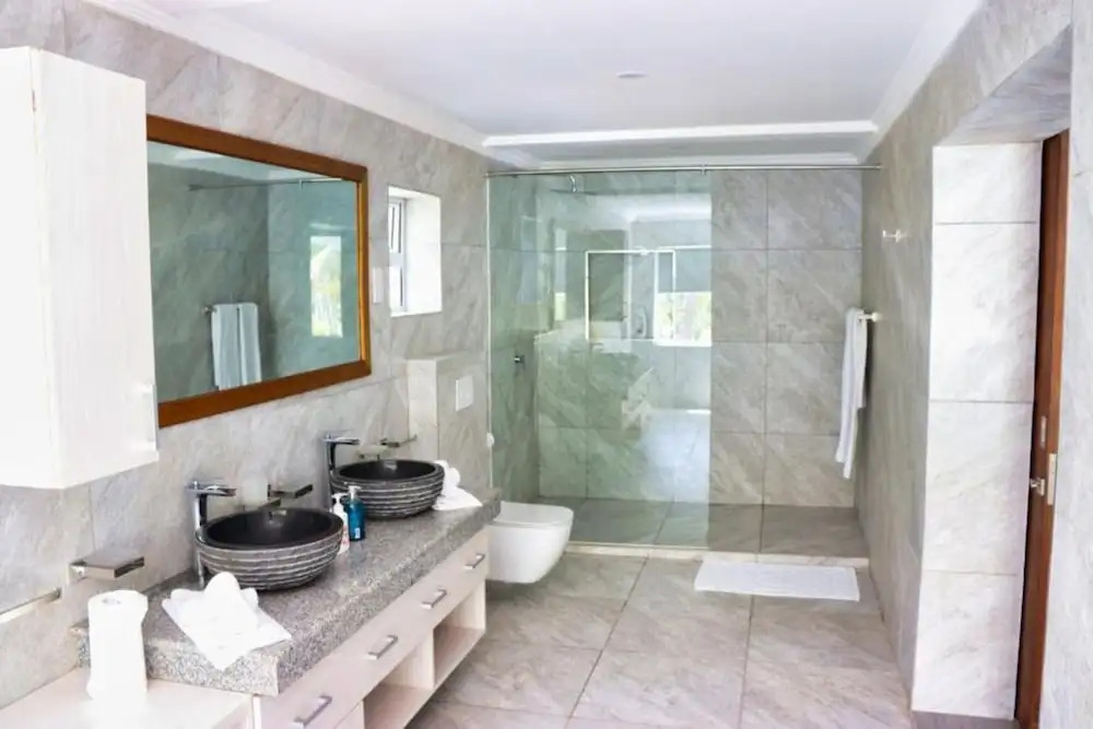 Searenity Beach Villa