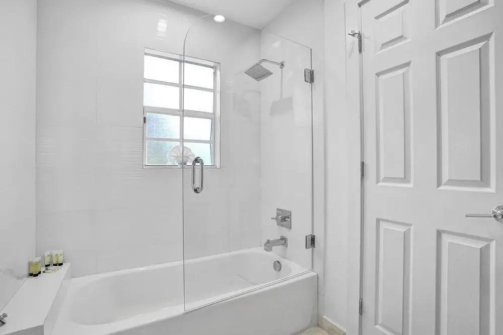 4BR Hollywood Beach Home with Pool