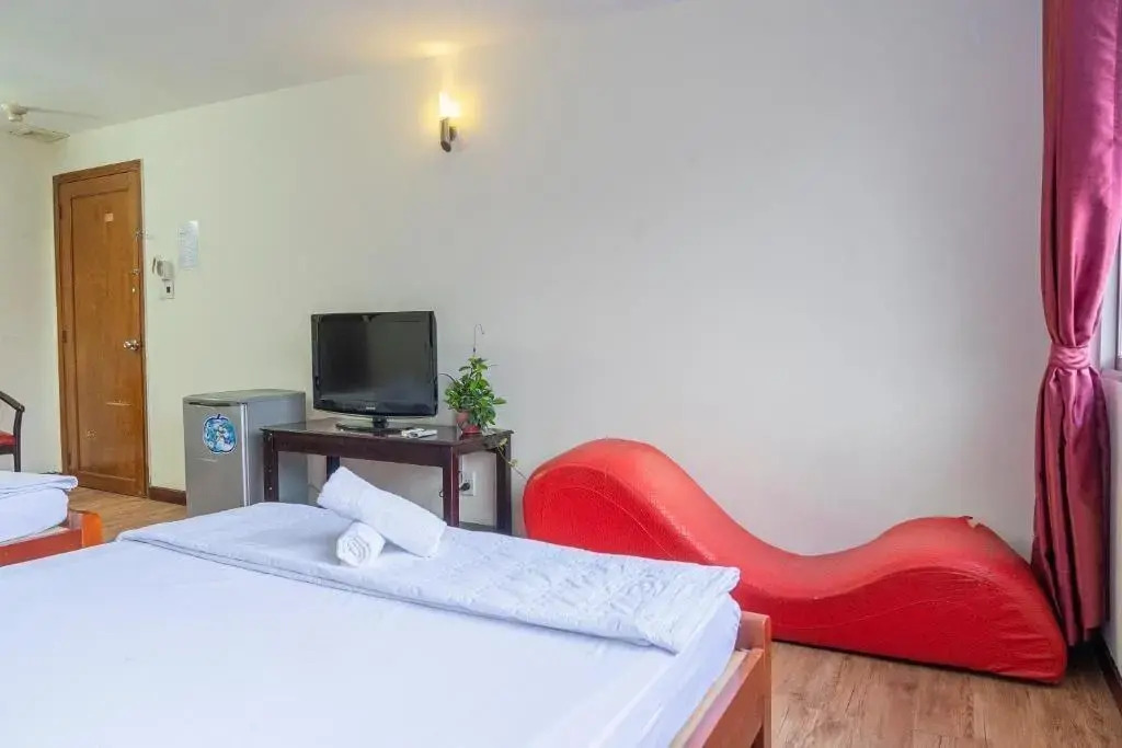 Aqua Long Son Hotel