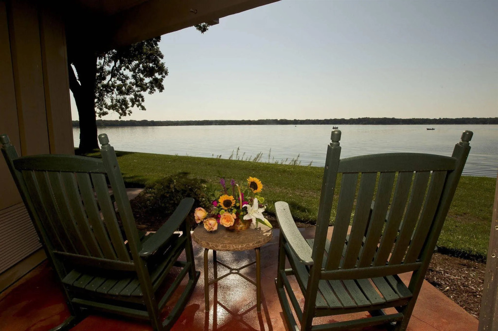 Lake Lawn Resort