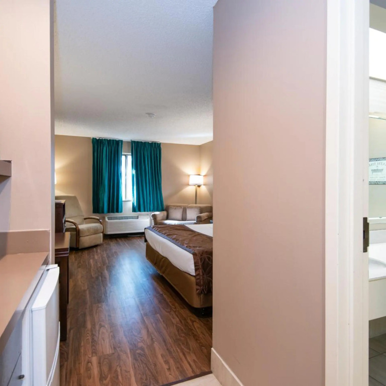 Guest Inn & Suites - Midtown Medical Center