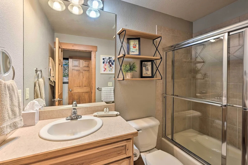 Gorgeous Steamboat Townhome: Shuttle to Ski Resort