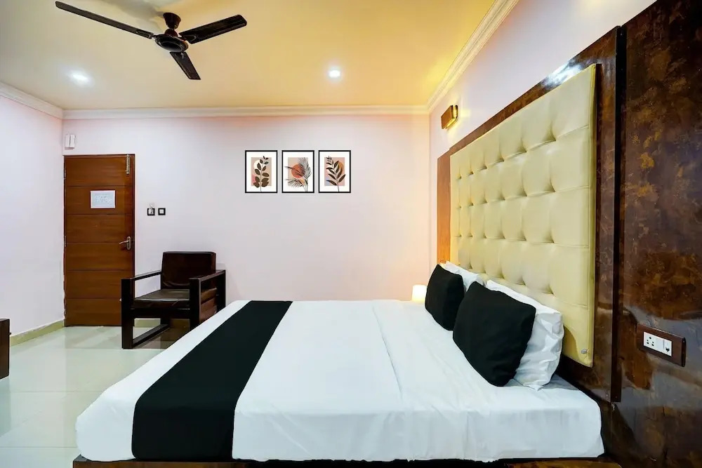Stylish Stays at MG Road Near Commercial Street