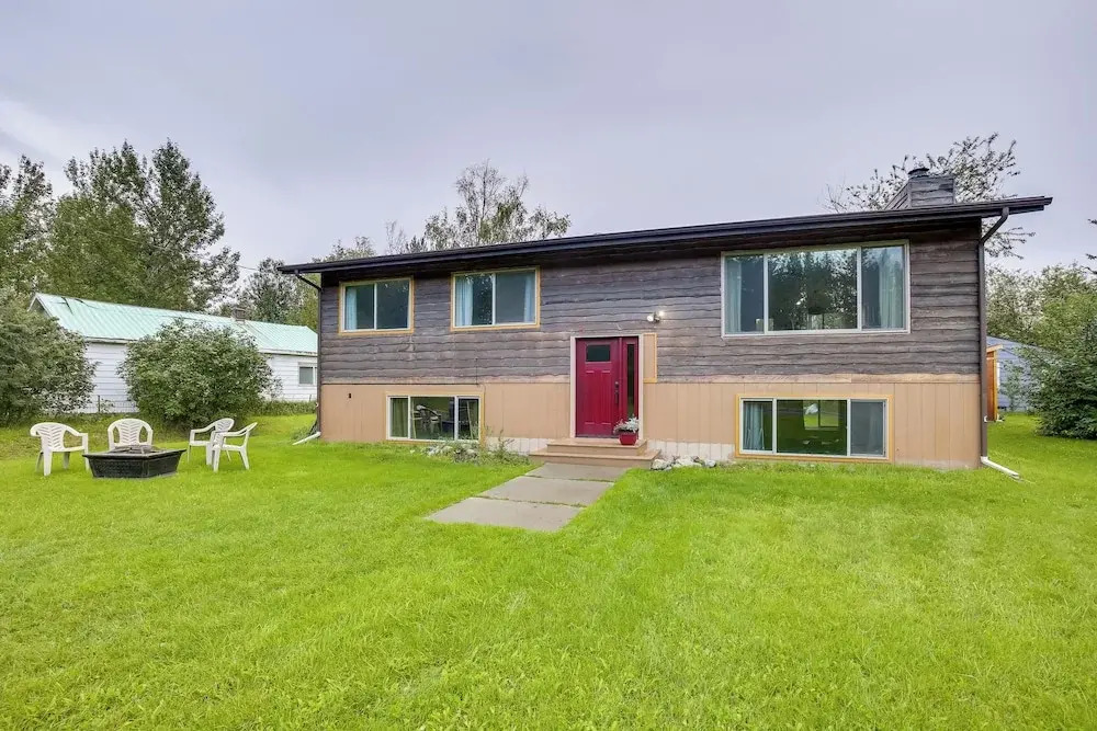 Serene Palmer Home: Walk to Downtown & Riverfront!
