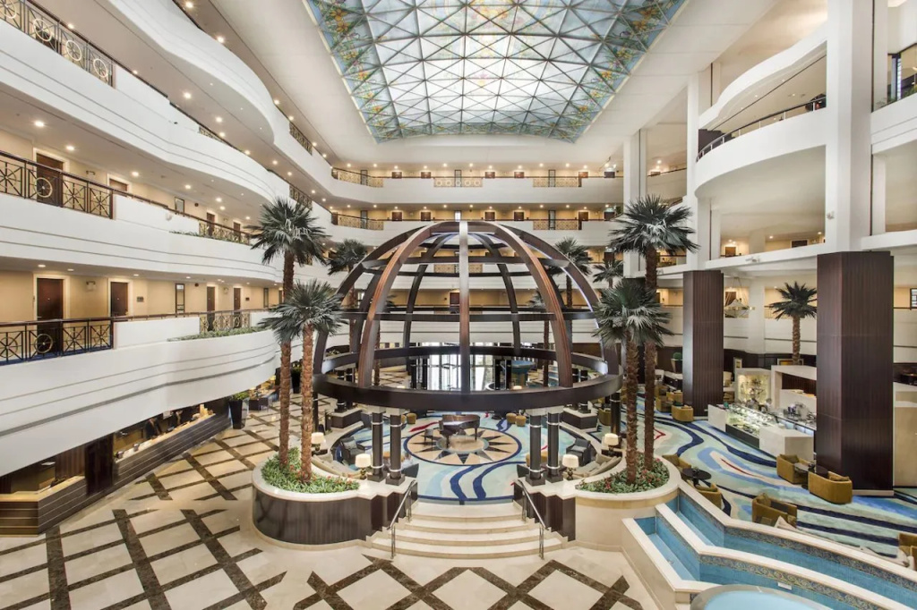 Mövenpick Grand Al Bustan