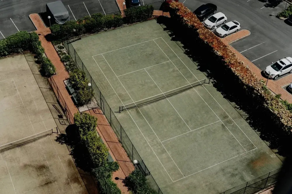 2-bed With Gym, Tennis Court & Stunning Lake Views
