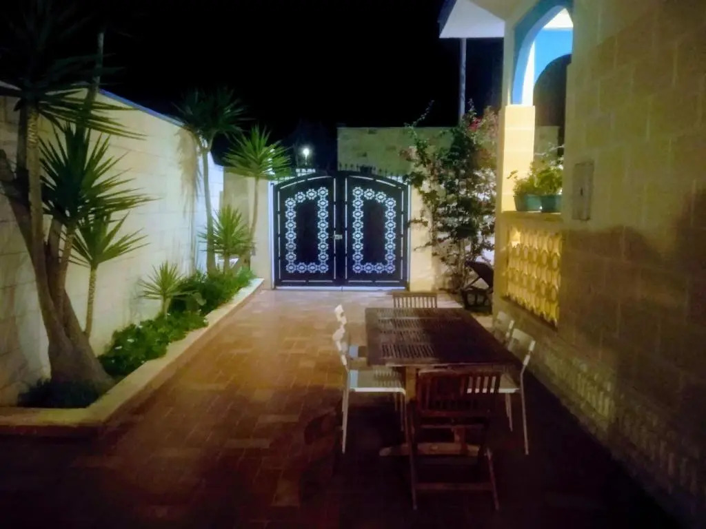 Apartment sleeps 4 in a villa 100m from the sandy sea
