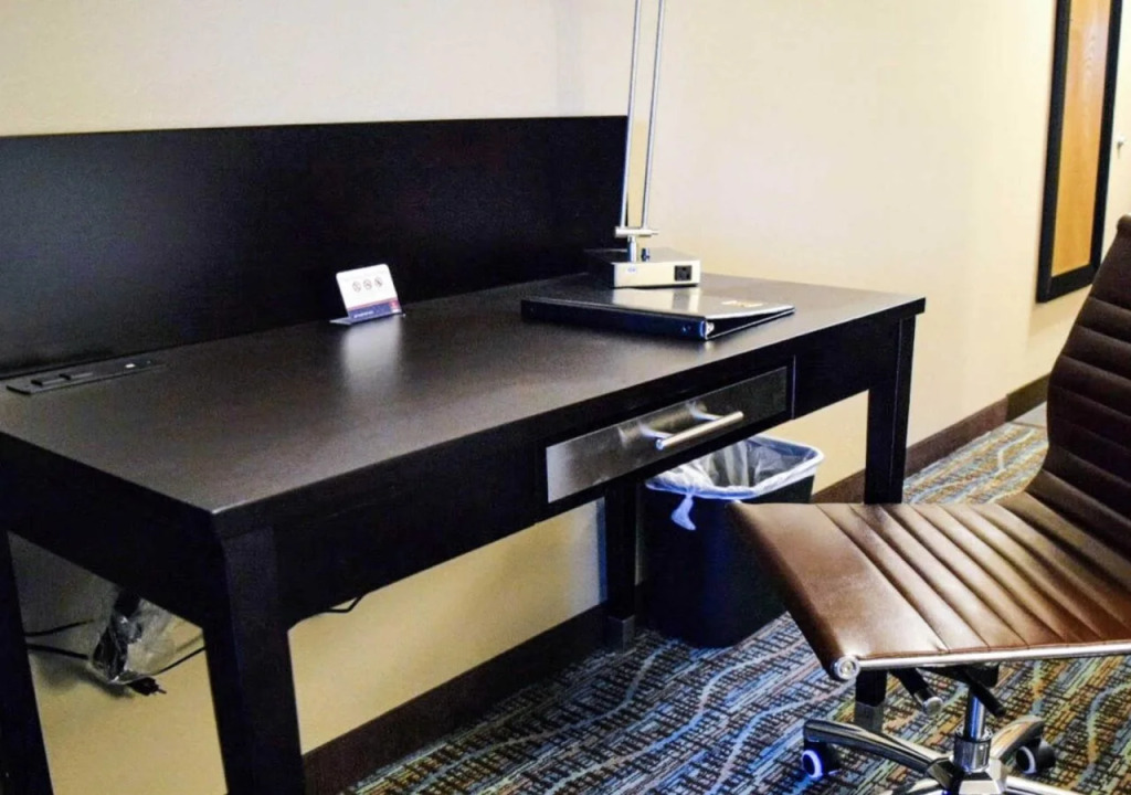 Clarion Hotel Portland Airport ME