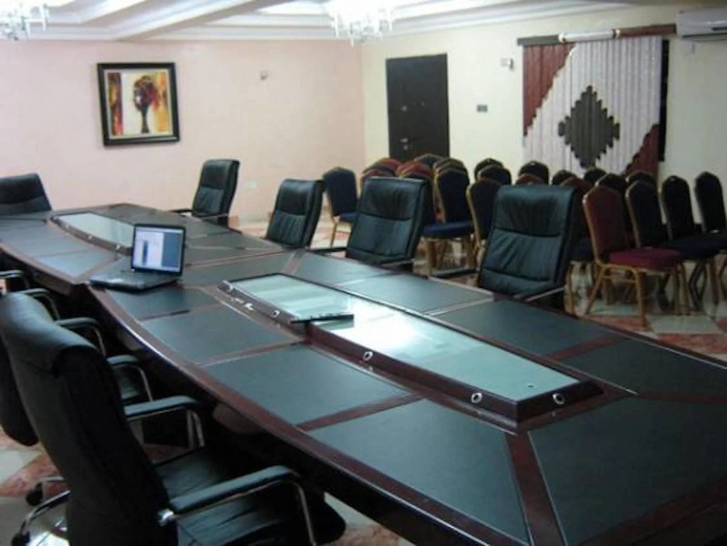 Hymax Grace Hotel and Suites