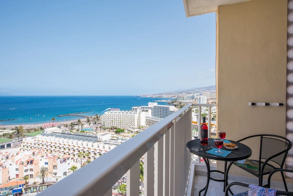 M12B. Very Central Apartment in Las Américas