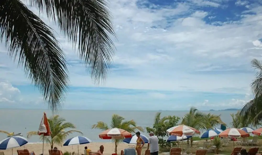 Expats Nook Beach Resort