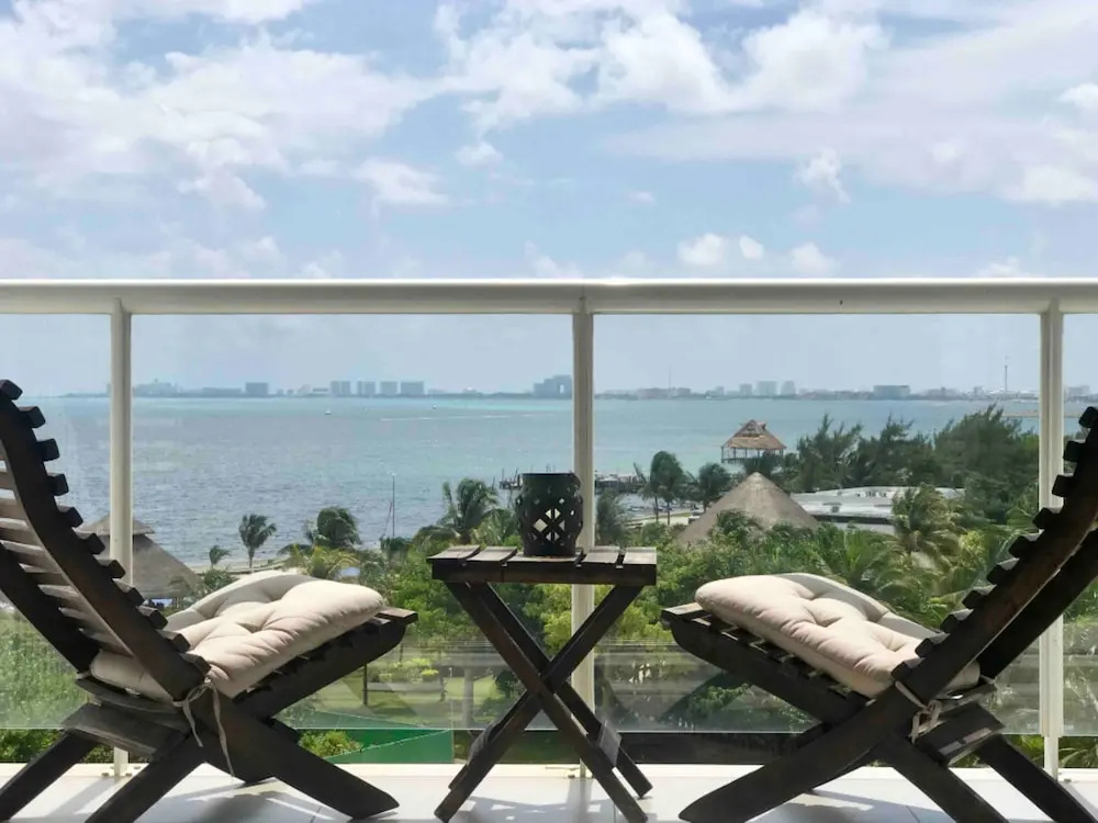 OCEAN beachfront 4 BDR -Amazing Oceanview
