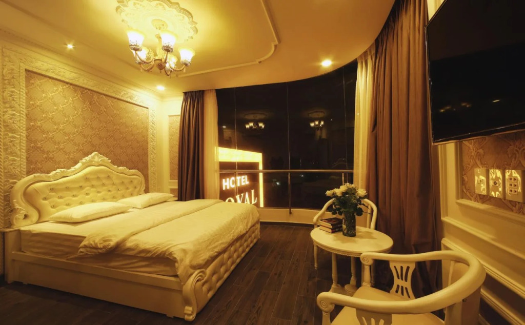 royal hotel bà điểm hồ chi minh