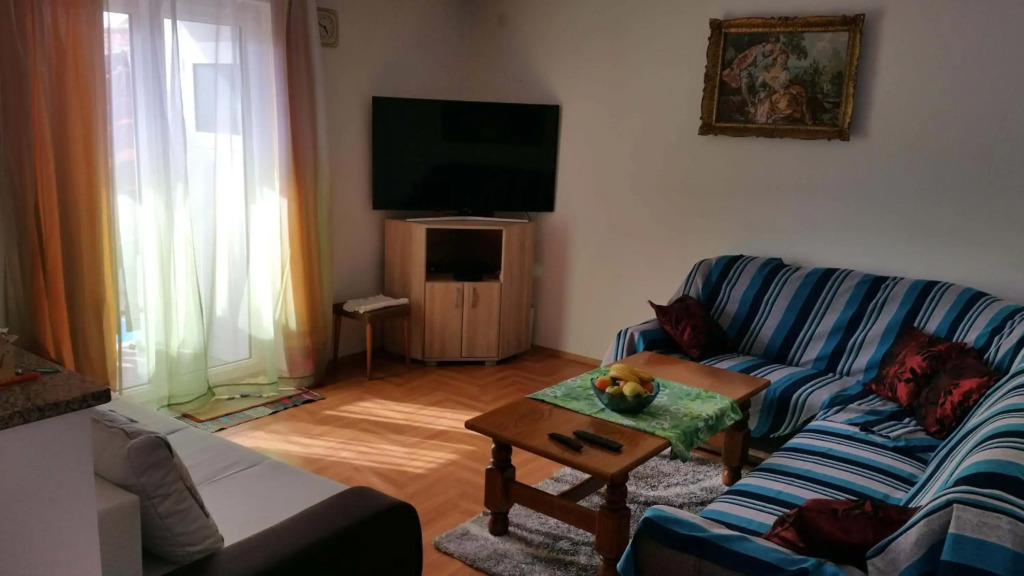 Family friendly apartments with a swimming pool Pula - 7610