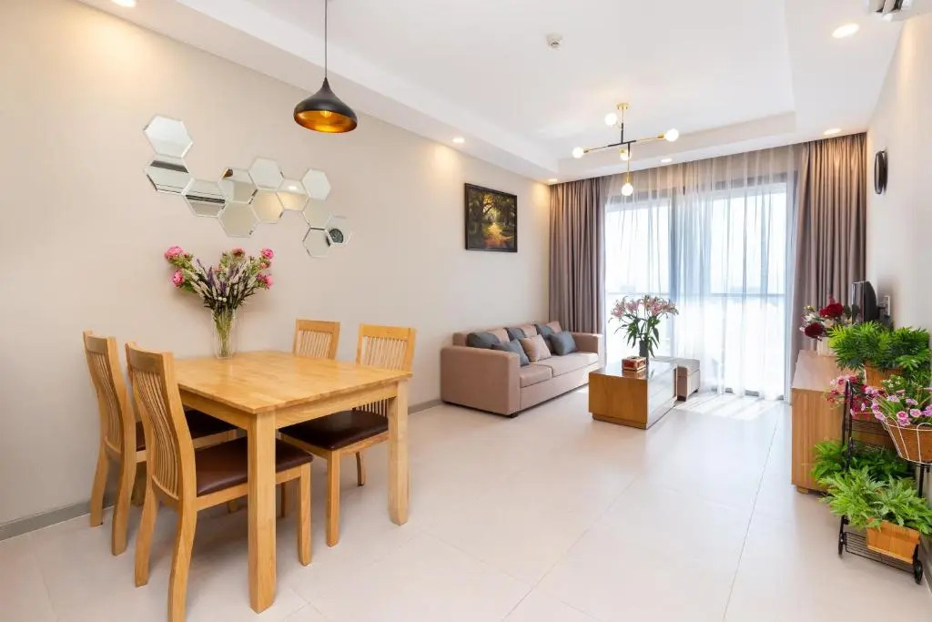 Gold View APT1/2bed/2bath/free pool and Gym