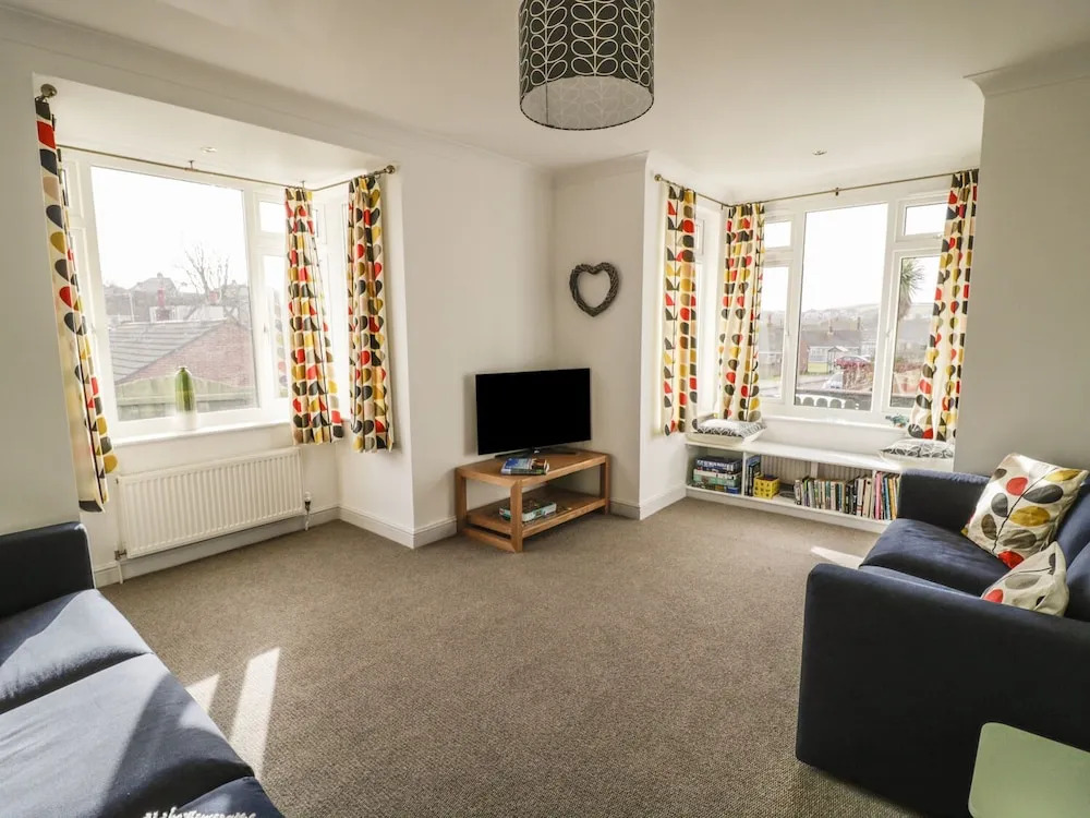 27 Berries Avenue