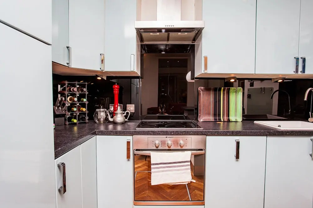 Stylish 3 Bed Apartment Next to Hyde Park