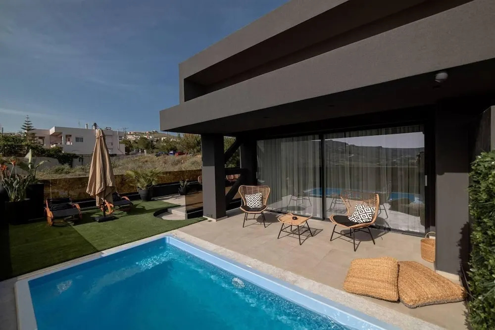 Inviting 4-bed Villa Lia in Vathianos Kampos
