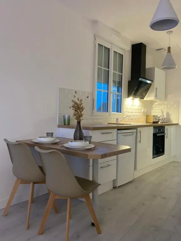 Studio Cosy Refait a Neuf,Au Calme 5 Min du Centre