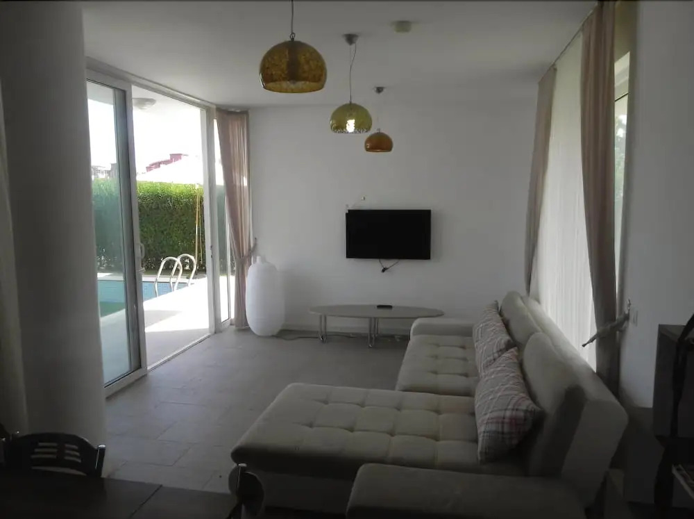 Novron Villas B3