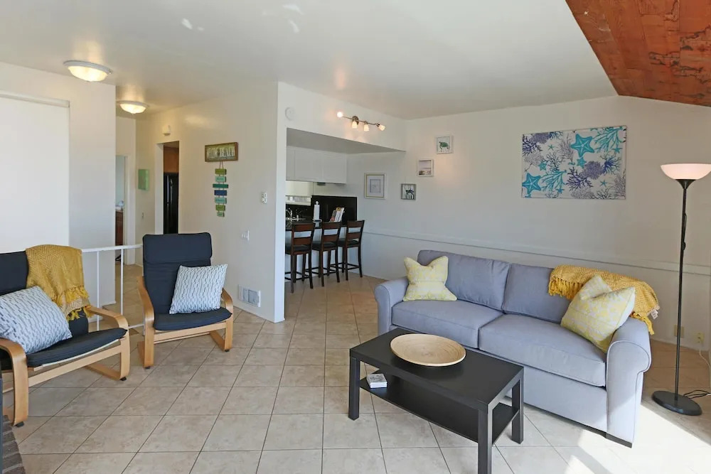 3014 W. Oceanfront 1 Bedroom 1 Bathroom Townhouse