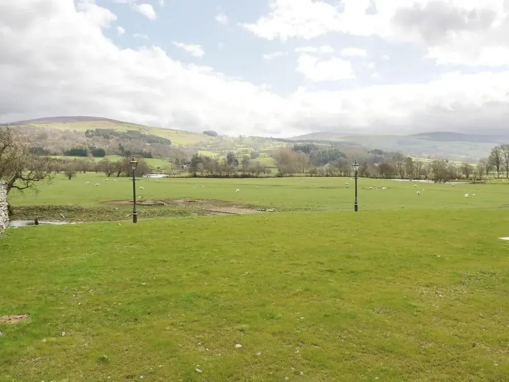 Dee Valley Country Escape - Sleeps 4 & Hot Tub