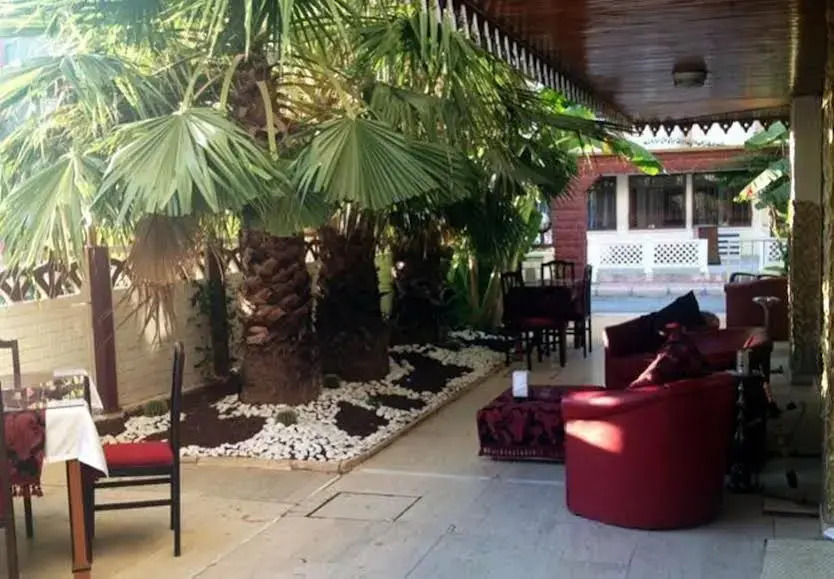 Queen Ra Hotel