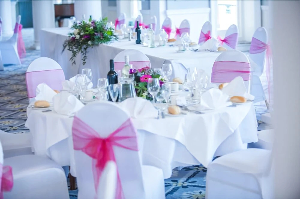 The Grand Burstin Hotel
