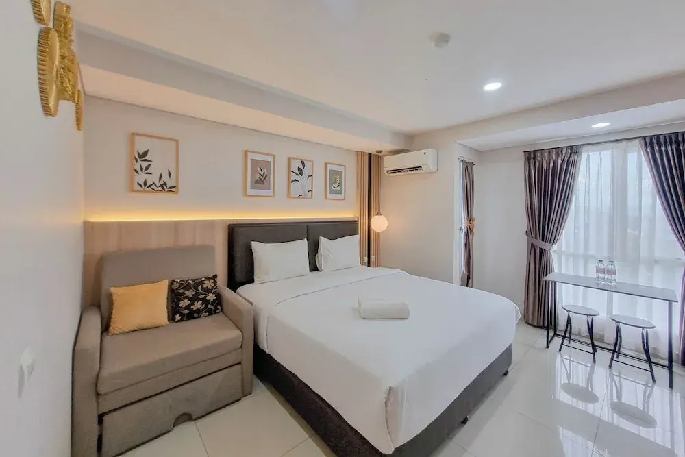 Modern Studio Near Ambarrukmo Plaza At Barsa City Apartment