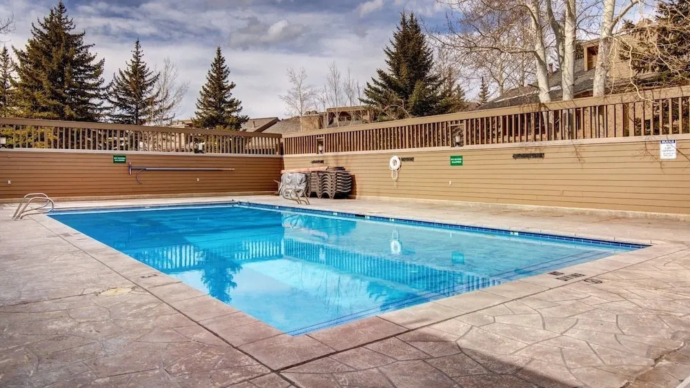1791 Lakeside Getaway At Deer Valley! Outdoor Heated Pool & Hot Tubs! 2 Bedroom Condo by RedAwning