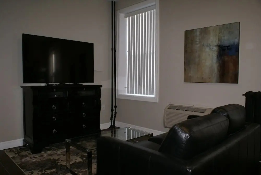 Western Hotel & Executive Suites