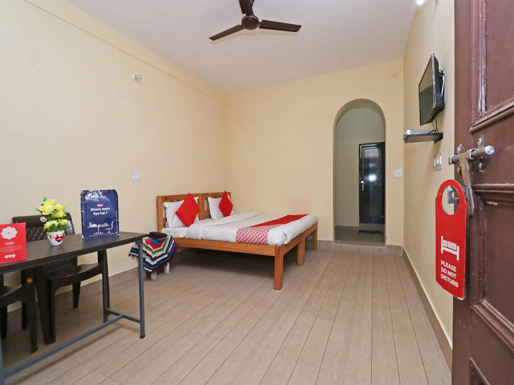 OYO 28100 Rajveer Guest House
